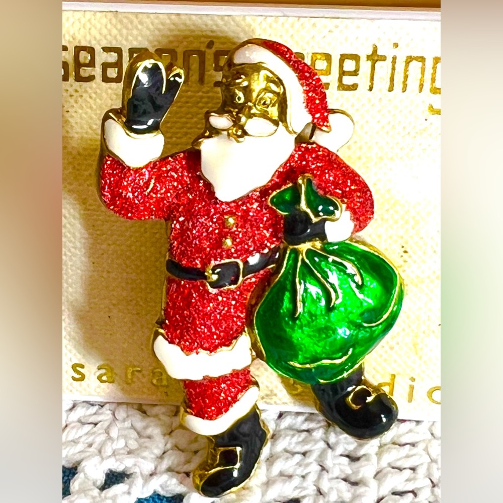 Sarah b studio Santa vintage pin